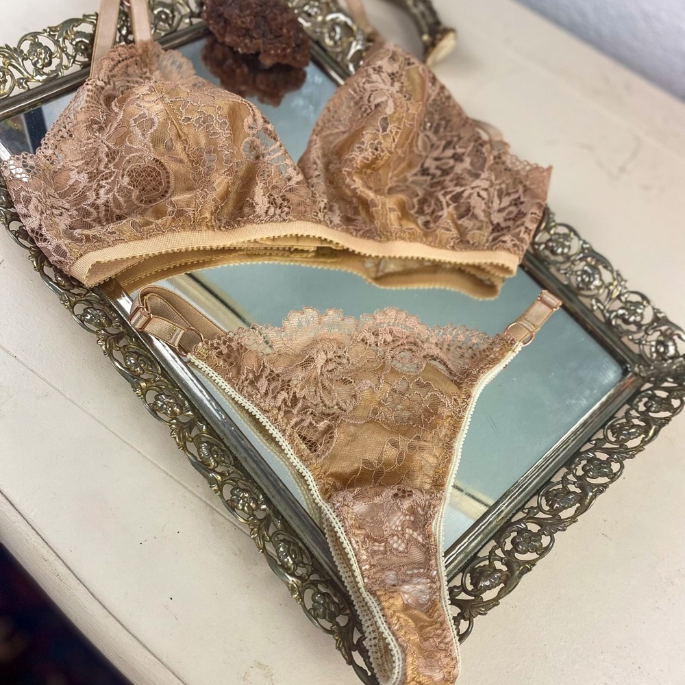 Gold French lace sexy handmade lingerie set adjustable thong